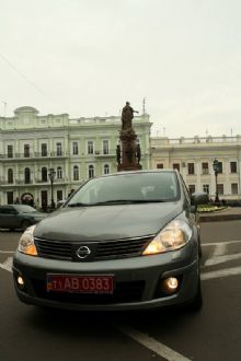 Nissan Tiida