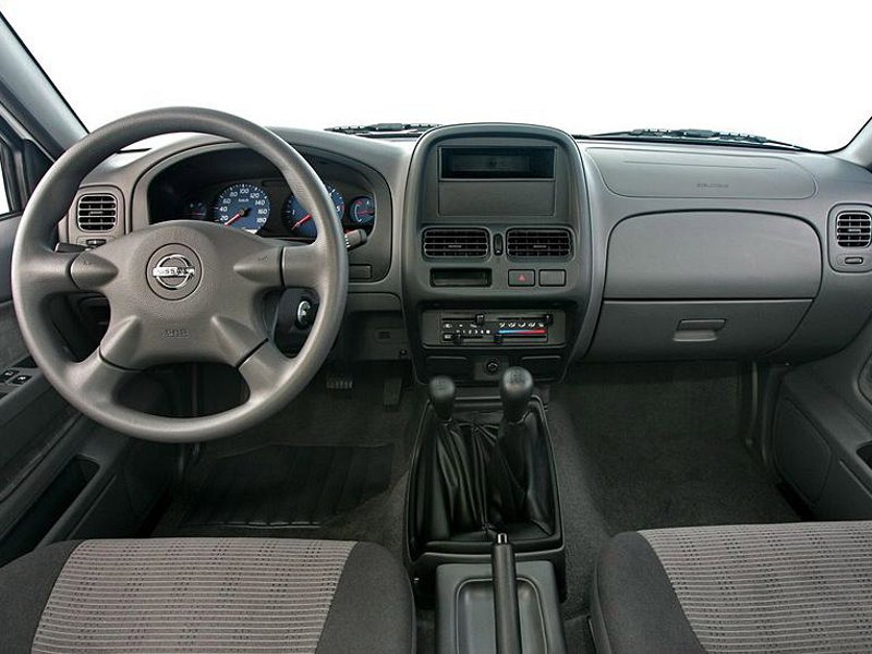 Np300 nissan салон