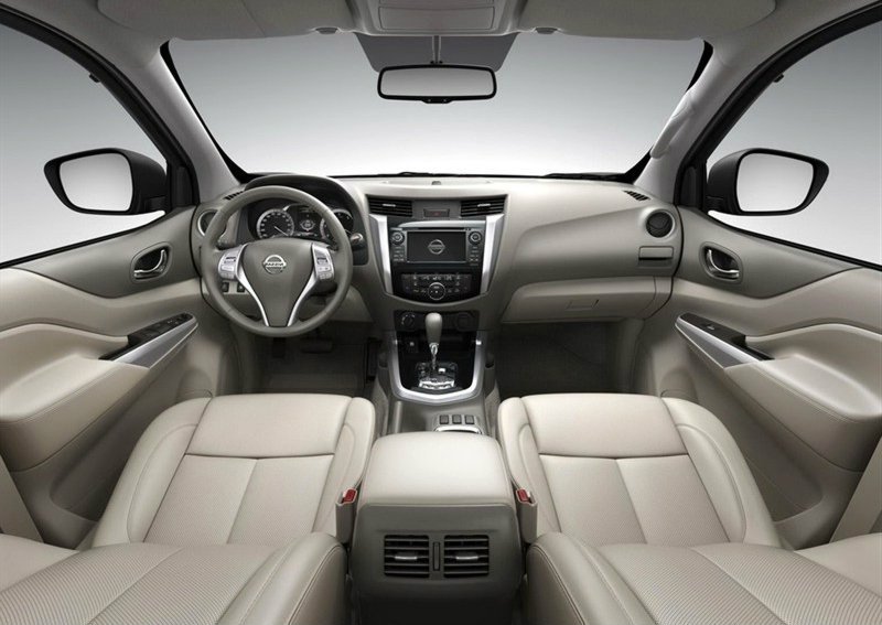 Np300 nissan салон
