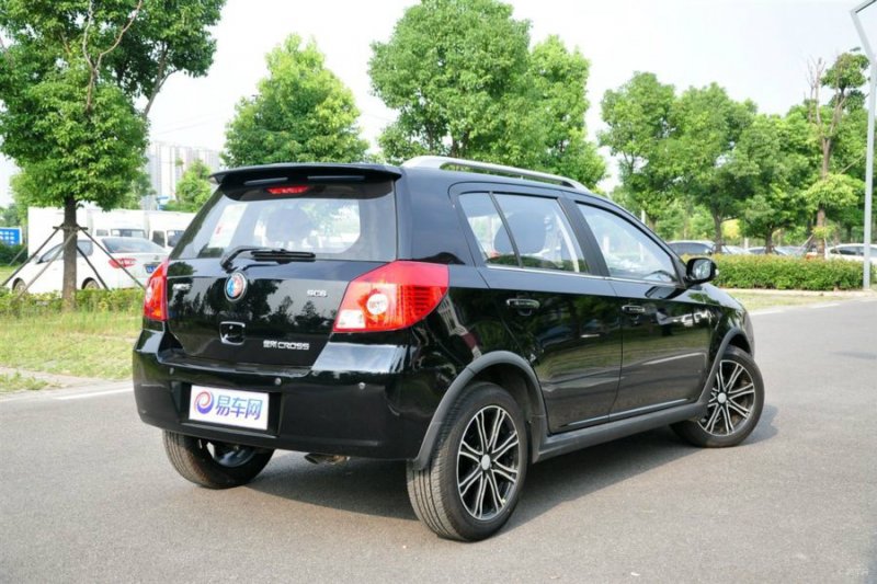 Geely mk cross фото