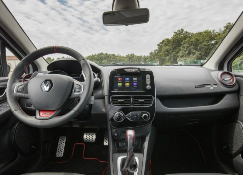 Renault clio салон