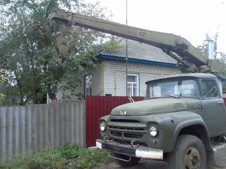 Автомобильный кран зил