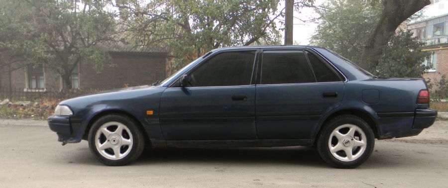 Тойота карина 88