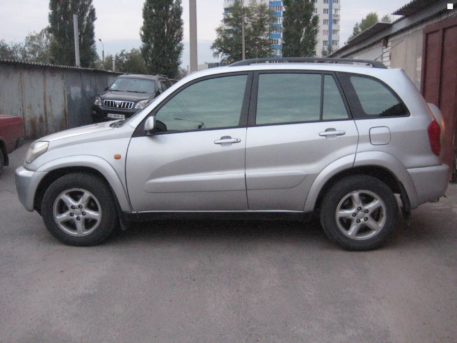 Toyota rav4 2001 год
