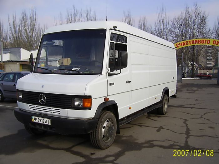 Мерседес бенц 811