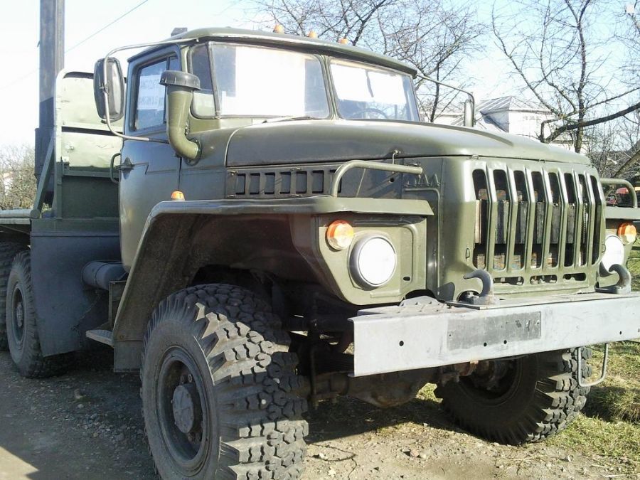 Автомобиль урал 43202