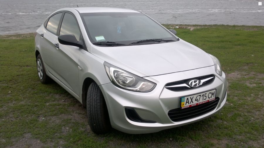 Бежевый hyundai accent