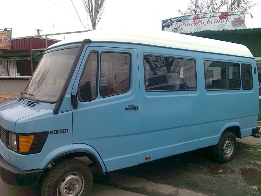 Мерседес 208d 1995