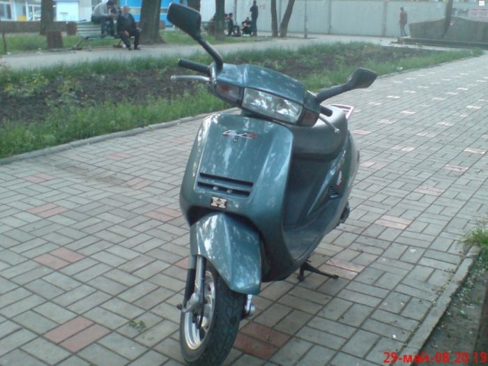 Honda lead af 20