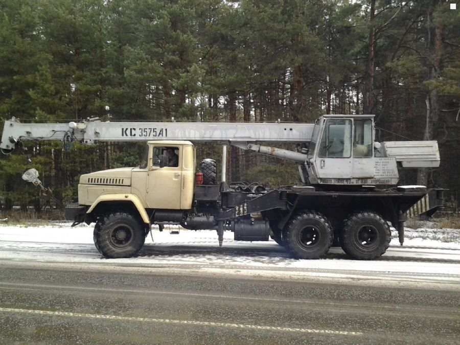 Старый автокран краз
