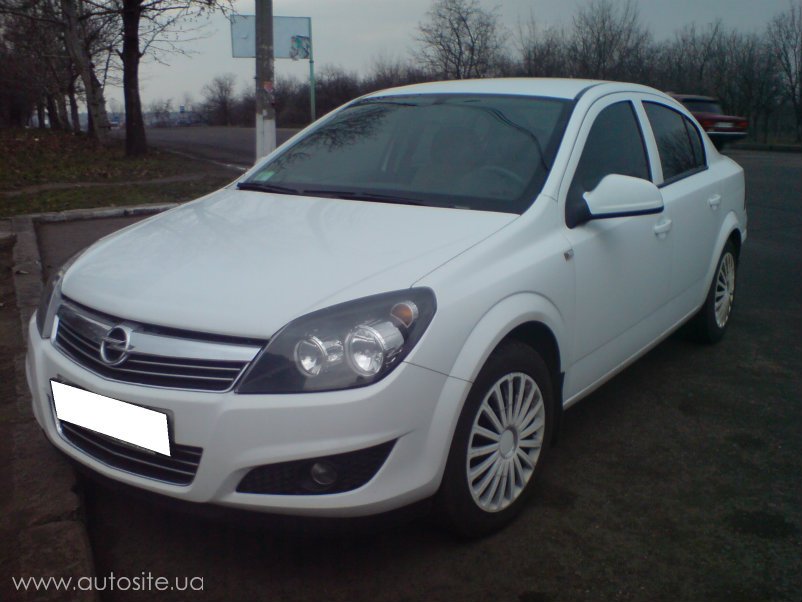 Opel astra h sedan