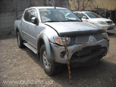 Митсубиши l 200